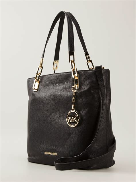 michael kors schwarze lacktasche|Michael Kors handbags black.